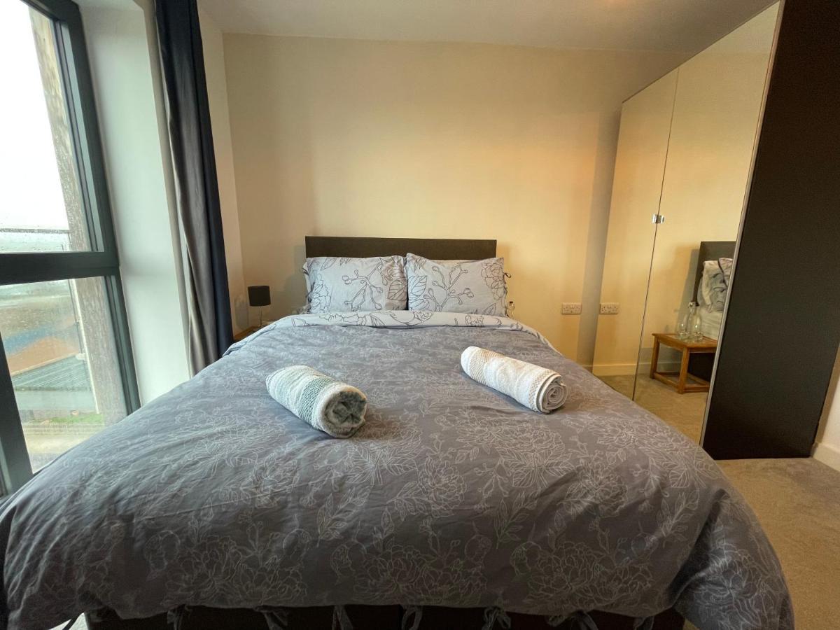 Balcony Marina Apartment With City Skyline Views - Free Secure Parking Manchester Exteriör bild