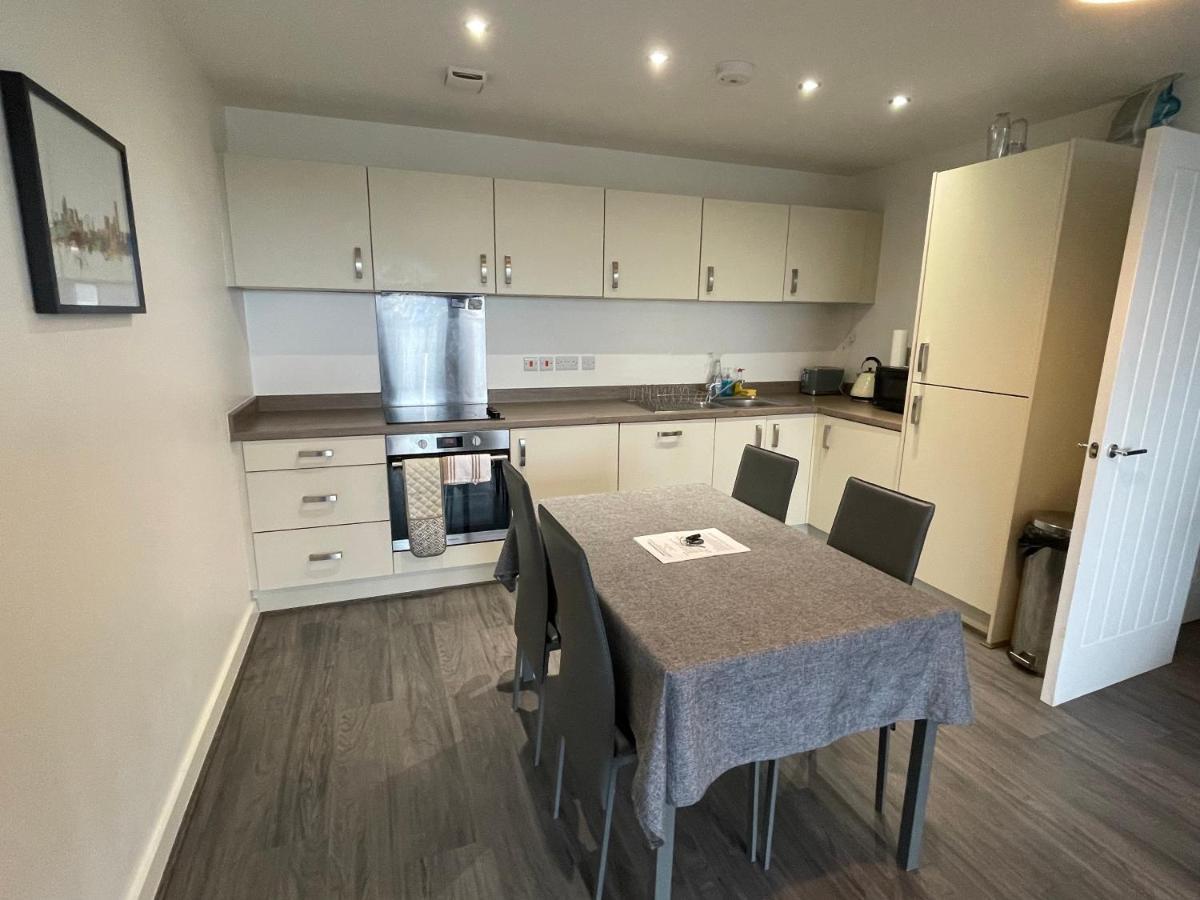 Balcony Marina Apartment With City Skyline Views - Free Secure Parking Manchester Exteriör bild