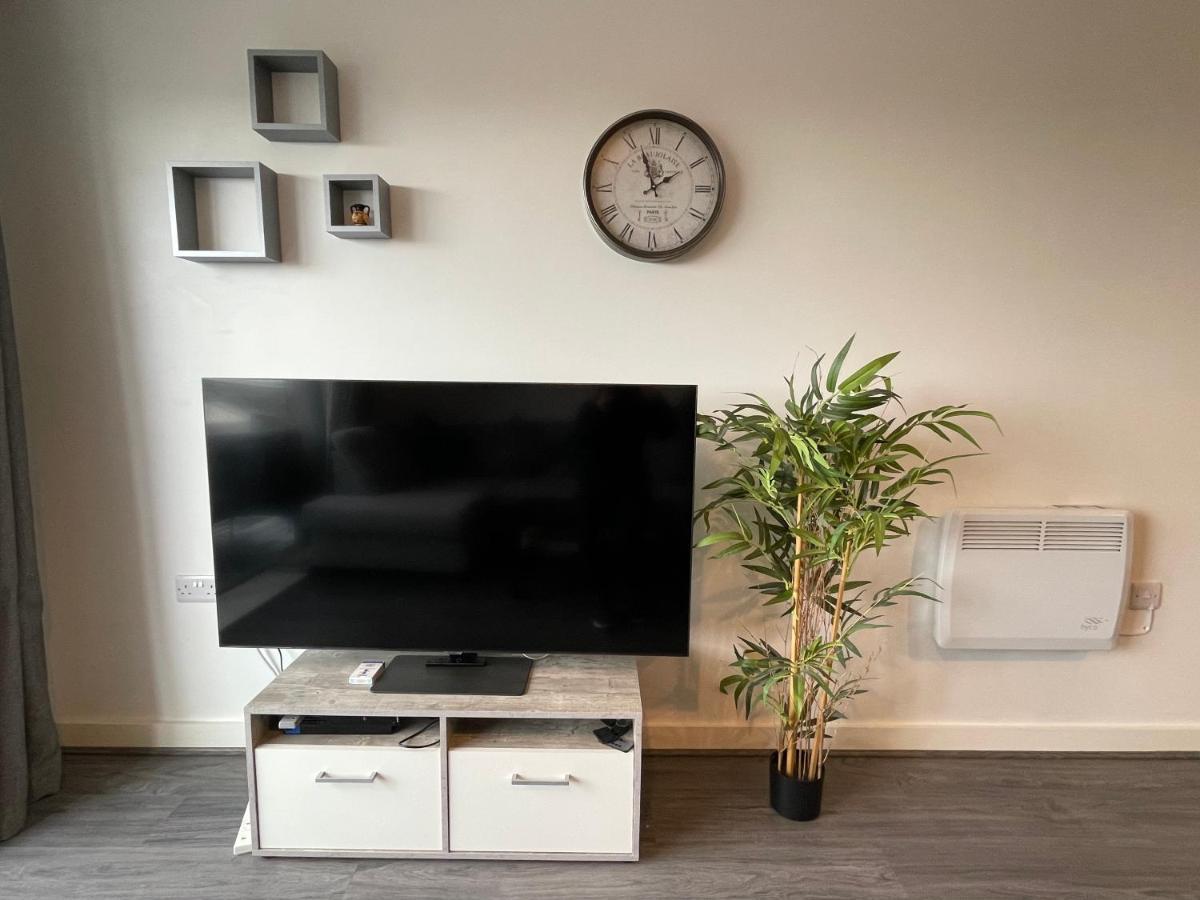 Balcony Marina Apartment With City Skyline Views - Free Secure Parking Manchester Exteriör bild