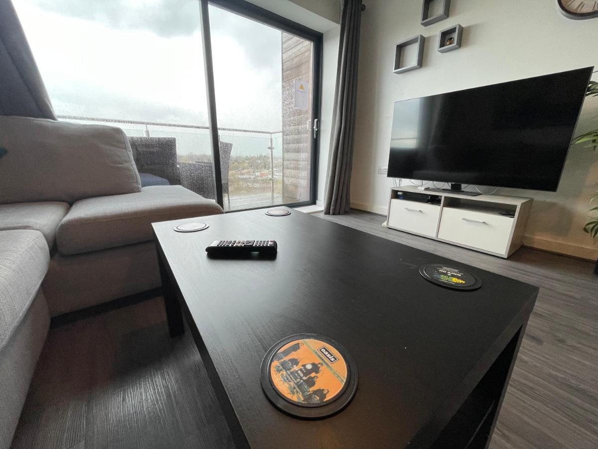 Balcony Marina Apartment With City Skyline Views - Free Secure Parking Manchester Exteriör bild
