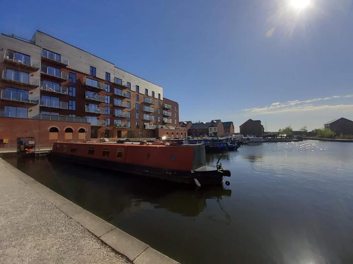 Balcony Marina Apartment With City Skyline Views - Free Secure Parking Manchester Exteriör bild